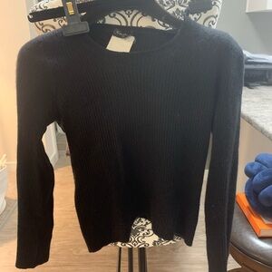 CHANEL - “AUTHENTIC” Elegant Black Knit Top